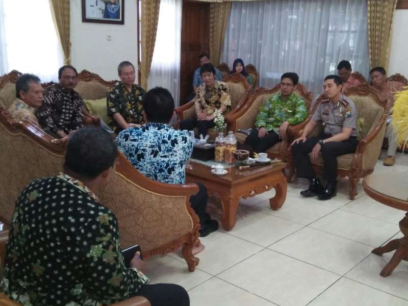 Bupati Pimpin Rapat Perkembangan Proyek JTB