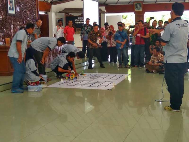 Pelajar SMA Negeri 1 Baureno Ikuti Lomba Robotik Tingkat Nasional