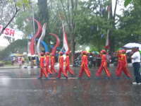 Masuk Finish di Tengah Guyuran Hujan