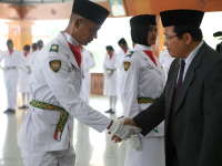 Bupati Bojonegoro Kukuhkan 74 Anggota Paskibraka