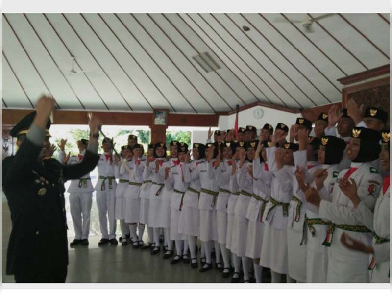 Kapolres Bojonegoro Semangati Paskibraka 2016 dengan Yel-Yel