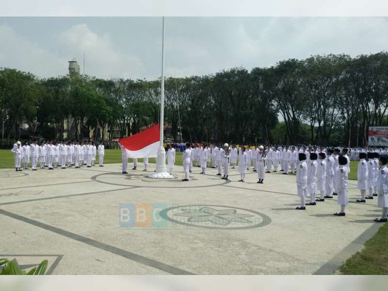 Upacara Peringatan HUT RI-71 di Alun-Alun Berjalan Khidmat