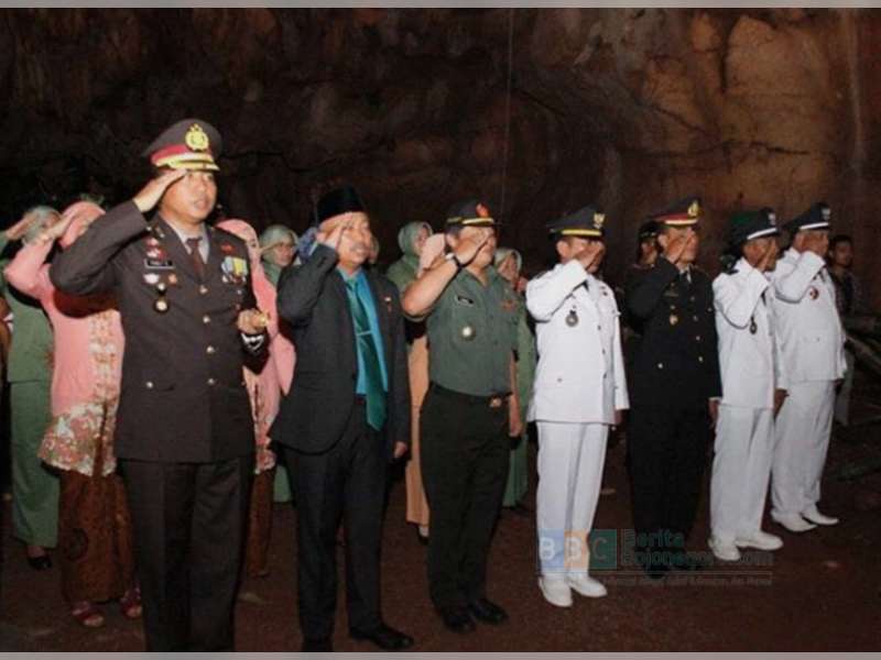 Kapolres Tuban Hadiri Upacara HUT Kemerdekaan RI di Gua Putri Asih