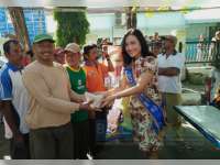 Bareng Duta Lalu Lintas Bojonegoro, Sat Lantas Polres Bagikan 1000 Nasi Bungkus untuk Abang Becak