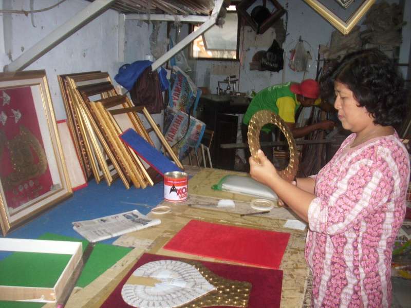 Sukses Berkat Menekuni Usaha Pigura dan Hantaran Pernikahan