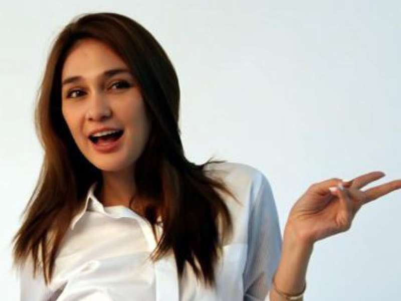 Menunggu Luna Maya
