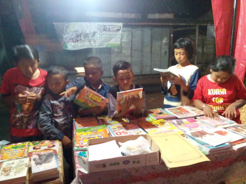 Bimbel Gugusan Bintang Buka Bazar di Perayaan Kemerdekaan