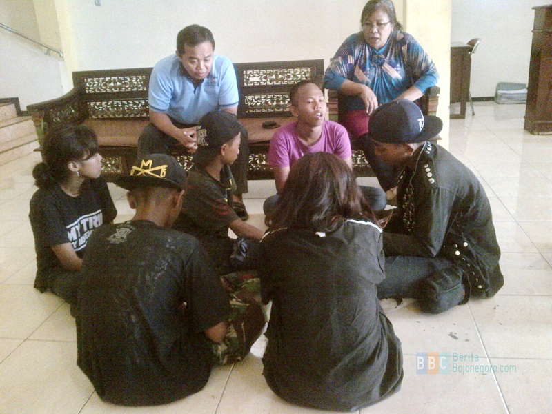 Disnakertransos Pulangkan 11 Anak Jalanan ke Rumah Masing-Masing