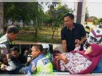 Kapolres Tuban Bantu Evakuasi Korban Kecelakaan di Jalan dr Wahidin
