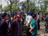 Cegah Tawuran, Kapolsek Kedewan Beri Himbauan di Panggung Hiburan Agustusan