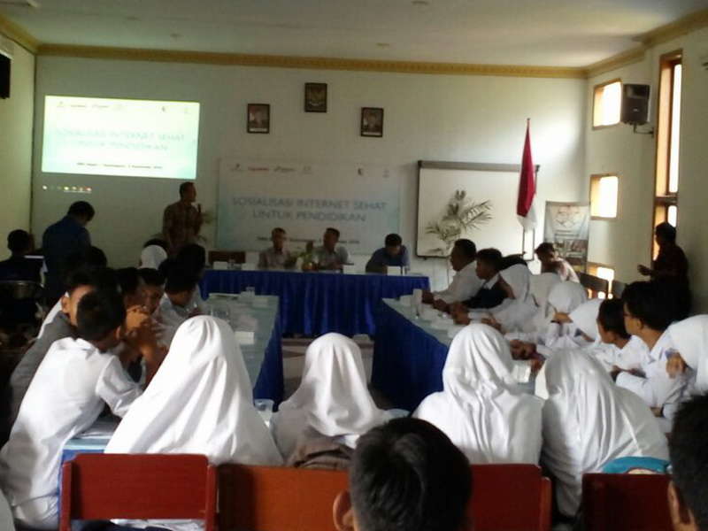 Polres Bojonegoro Turut Berikan Materi Internet Sehat