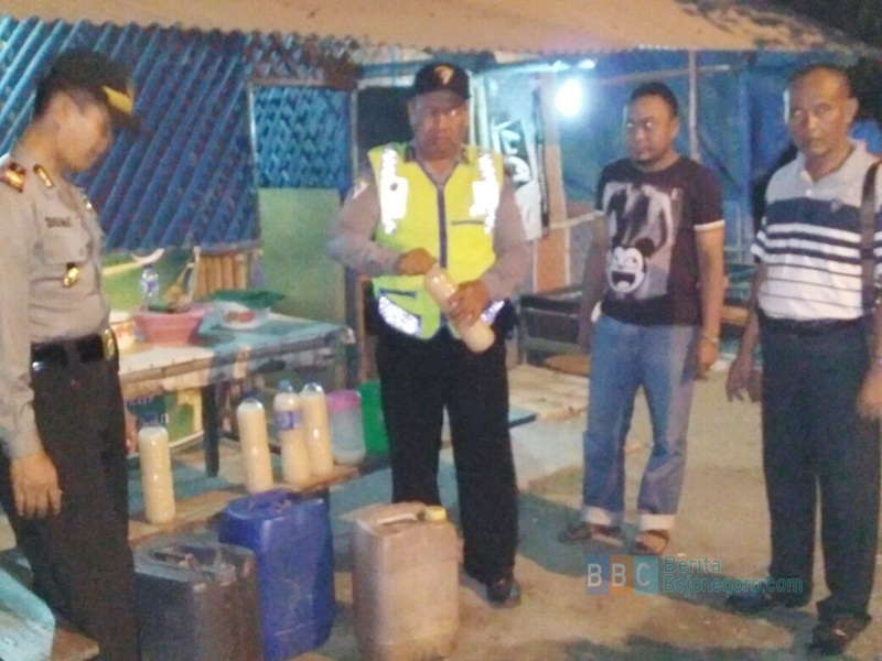 Polsek Kalitidu Amankan 37,5 Liter Tuak dari Dua Warung