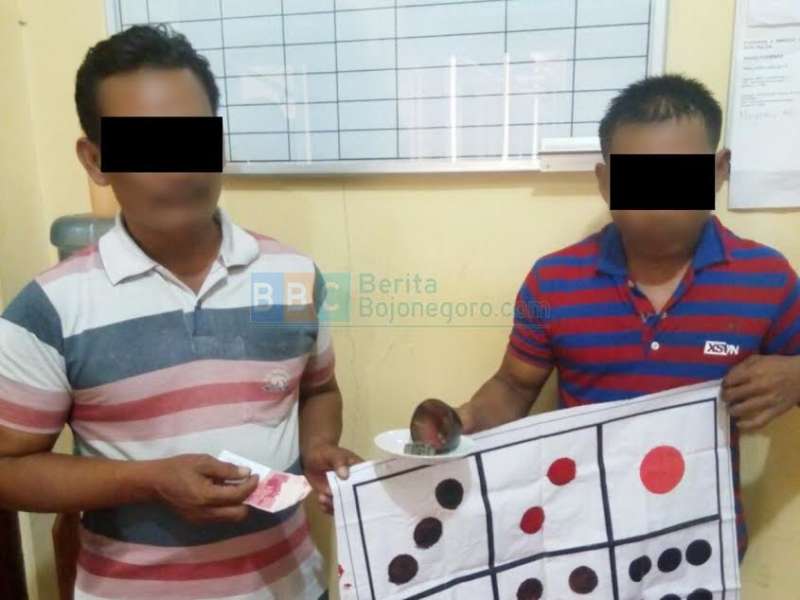 Asyik Main Dadu di Warung Makan, Dua Orang Digerebek Polisi