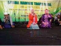 Ketua DPRD Duet Sholawat dengan Personel Nasida Ria