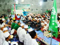 Serukan Pesan Damai Lewat Selawat