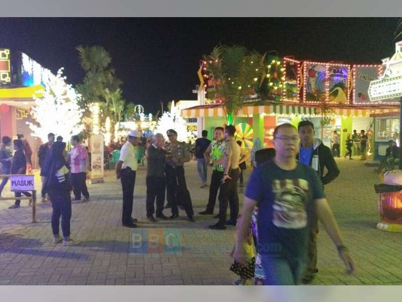 Pengunjung Membeludak, Anggota Polres Bojonegoro Jaga Go Fun
