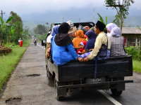 Kendaraan Bak Terbuka Tidak Untuk Angkut Manusia