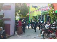 Pemohon E-KTP di Disdukcapil Makin Membludak