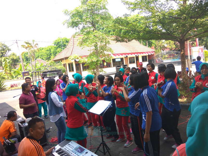 Polres Bojonegoro Gelar Olahraga Bersama Polwan dan Bhayangkari