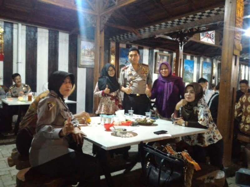 Kapolres Jagongan&nbsp; Bersama Netizen di Warung Apresiasi