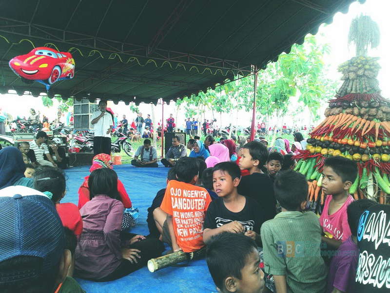 Kuswiyanto Ikut Kirab Gunungan 3 Kilometer di Dusun Wireh