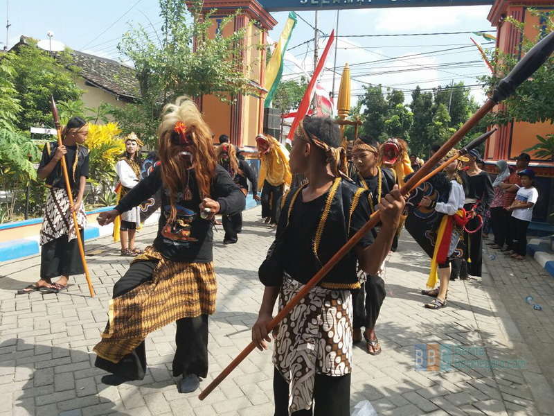 Bedol Pusaka Payung Tunggul Naga dari Mojodeso