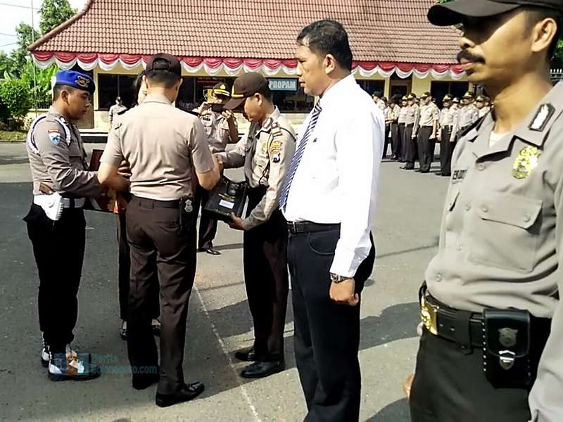 Kapolres Beri Reward Anggota yang Profesional dan Suka Menolong