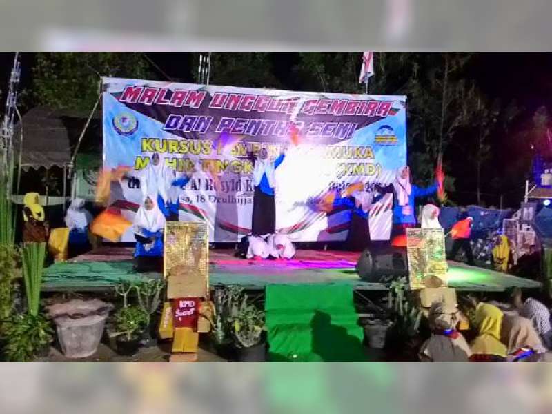 Panggung Unggun KMD Al Rosyid Pukau Para Penonton
