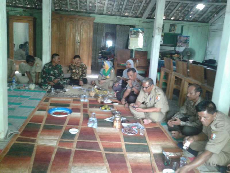 Kapolsek Kanor Hadiri Pertemuan Kepala Desa se-Kecamatan