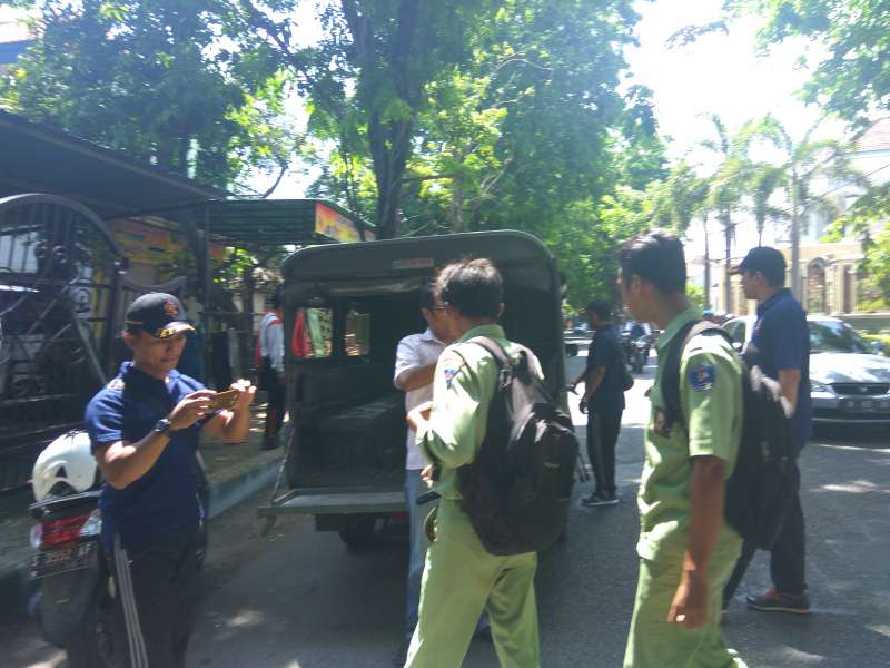 Nongkrong di Jam Sekolah, Belasan Pelajar Terjaring Razia Sat Pol PP