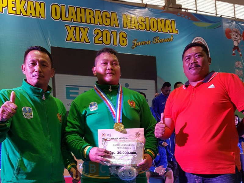 Dedy, Atlet Angkat Besi Bojonegoro Sabet Emas untuk Jatim