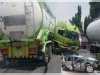 Truk Tangki Oleng Tabrak Grand Livina di Tuban, Lima Orang Luka-Luka