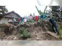Rumah Mbah Nyono di Banjarsari Longsor Masuk Bengawan Solo