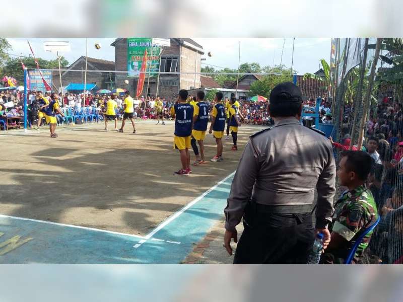 Gabungan Polsek Kedewan dan Kasiman Amankan Final Bola Volly