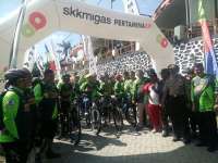 Kapolsek dan Direksi Pertamina Berangkatkan Rombongan Gowes Forum Pemred 2016