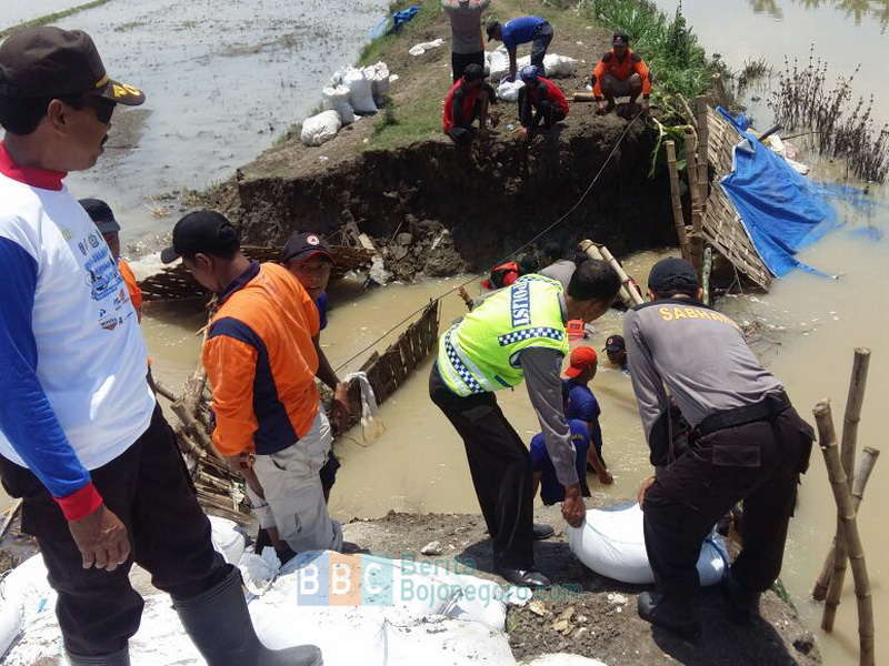 Disnakertransos Terjunkan Personil Tagana dan Mobil Dapur Umum