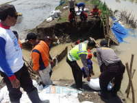 Disnakertransos Terjunkan Personil Tagana dan Mobil Dapur Umum