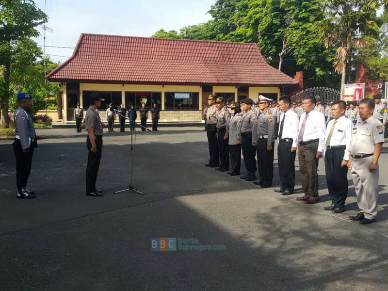 Kapolres Bojonegoro Beri Penghargaan Kepada Pengelola Media Polres