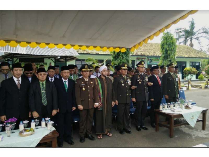 Kapolres Bersama Forpimda Bojonegoro Hadiri Upacara HUT TNI di Tuban