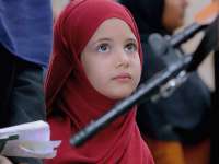 Cinta dan Pengorbanan Manusia di Tapal Batas