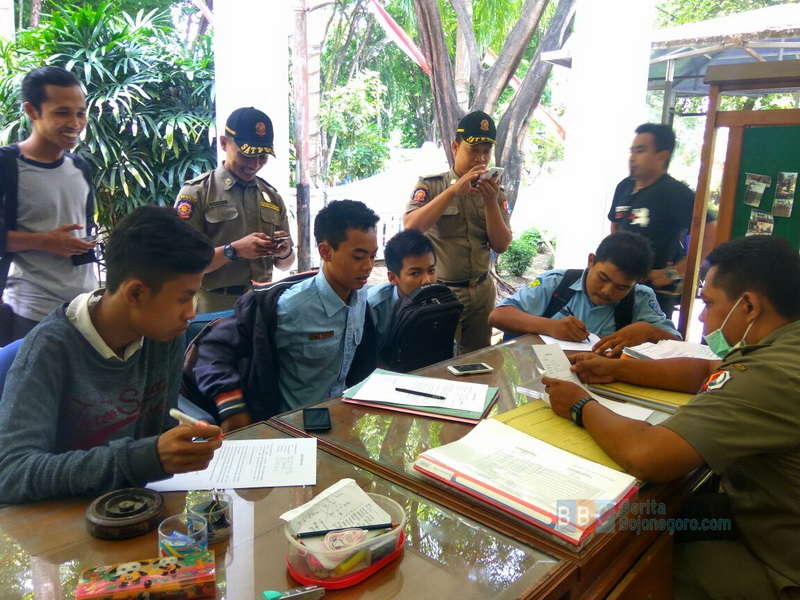 4 Pelajar SMKN 2 Bojonegoro Terjaring Razia Satpol PP