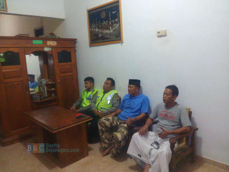 Malam Ini Kapolsek Sumberrejo Kunjungi Rumah Korban Arif Mabruri