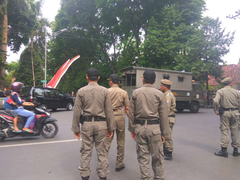 Satpol PP Ciduk 12 Anak Punk di Kalitidu, 8 Anak Lainnya Kabur