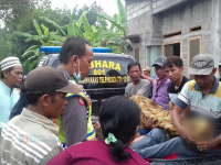 Seorang Kakek Ditemukan Tewas Gantung Diri di Hutan Sugihwaras