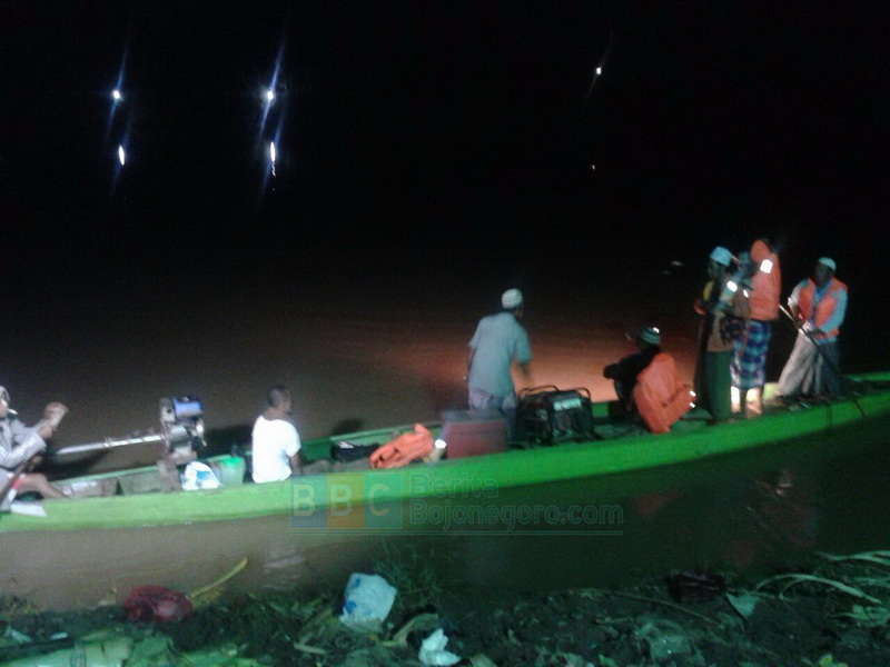 Pencarian 7 Santri Korban Tenggelam di Bengawan Solo Terus Dilakukan