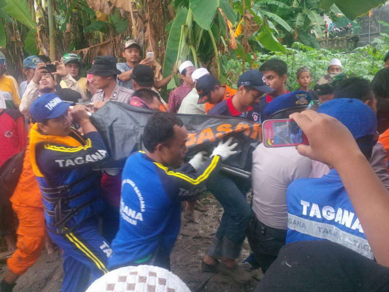 Jenazah Korban Terakhir Ditemukan di Pagi Buta