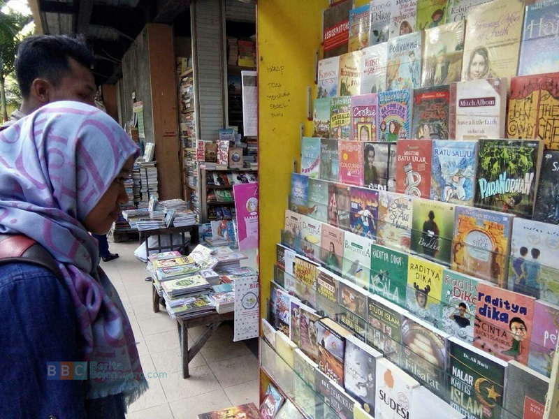 Berburu Buku Murah di Kampung Ilmu Surabaya