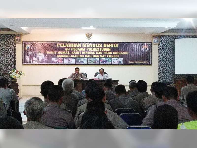 Polres Tuban Berikan Pelatihan Menulis Bagi Para Anggota