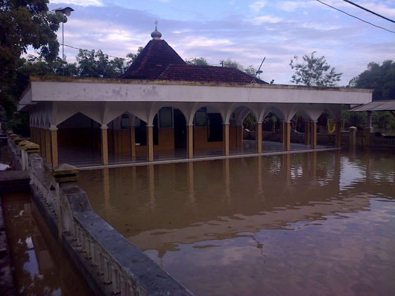 Masjid Piyak Tergenang Banjir