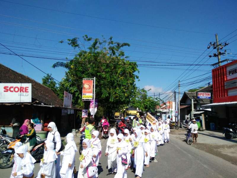 Peringati Tahun Baru Islam, Anak TK di Purwosari Gelar Pawai Ta'aruf dan Praktik Manasik Haji